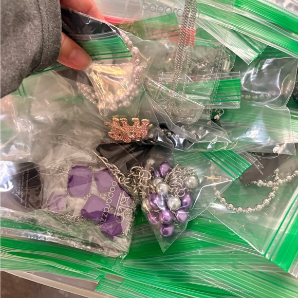 Paparazzi and vintage Jewlery bundle 73 pieces - Picture 2 of 7